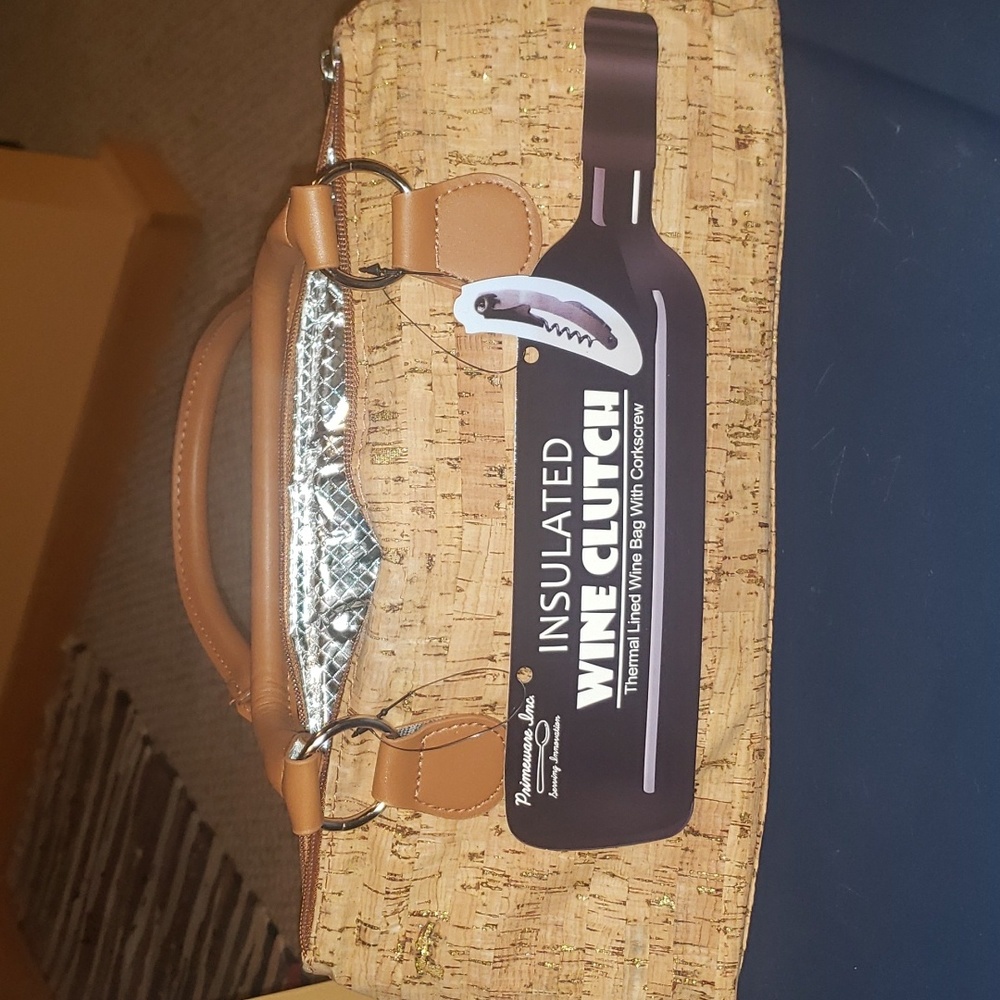 Insulated wine clutch